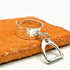 Musardise Bague Martelee Pendentif Etrier< Bagues
