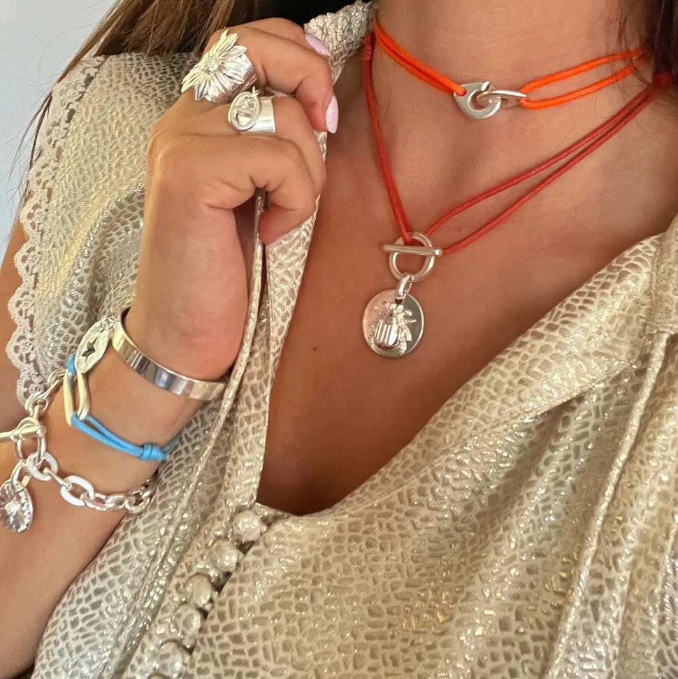 demijonc_etoile_2.webp Musardise Demi-Jonc Etoile< Bracelets
